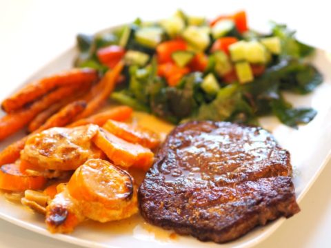 LUKSUSRUOKAA MAKUNYSTYRÖILLE